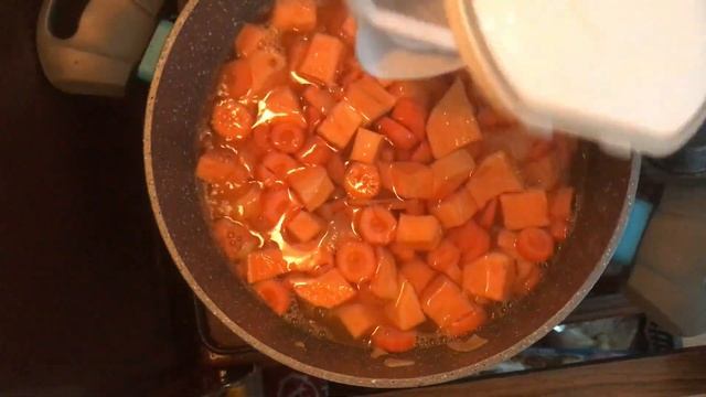 How to make a simple carrot and sweet potato soup | Vegan Cream Soup смотреть онлайн