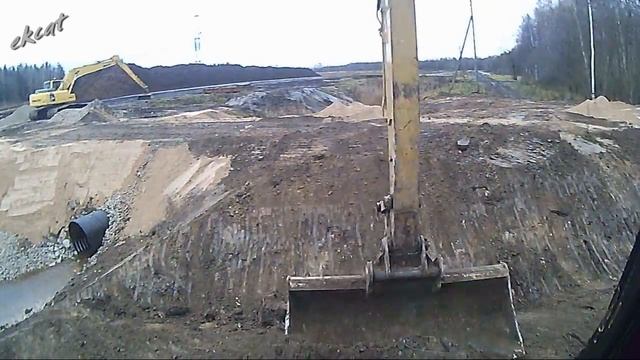 Строим мост. Bridge construction. Экскаваторы Cat 312C, Komatsu PC 210LC. смотреть онлайн