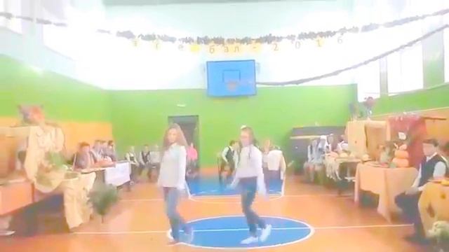 Танец на осенний бал смотреть онлайн