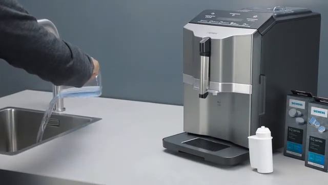 Як зняти та промити заварювальний блок Siemens EQ.3 смотреть онлайн