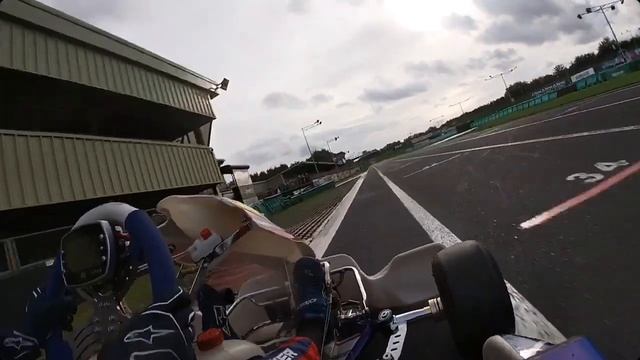 HOW TO WIN AT GO-KARTING (BEAT YOUR FRIENDS!!) смотреть онлайн