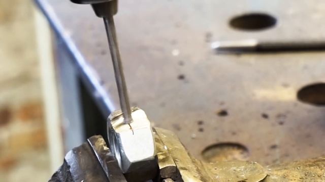 Что можно сделать из шампуров и гайки. Достойная самоделка из хлама. смотреть онлайн
