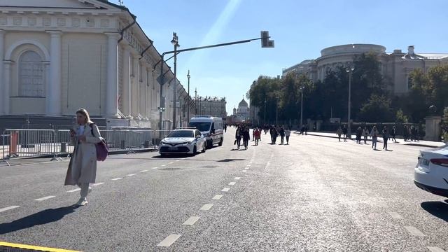 Моховая улица. Охотный ряд. День города Москвы. Обзор площадок. Атмосфера. 10 сентября 2022 смотреть онлайн