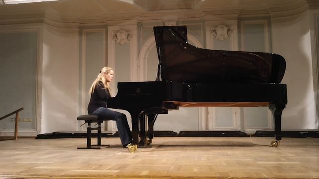 Daria Tschaikowskaja смотреть онлайн