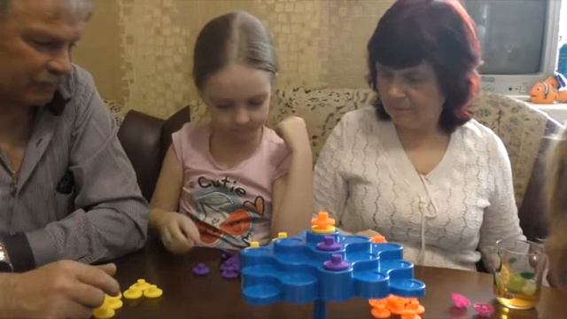 игра ПАДАЮЩАЯ БАШНЯ смотреть онлайн