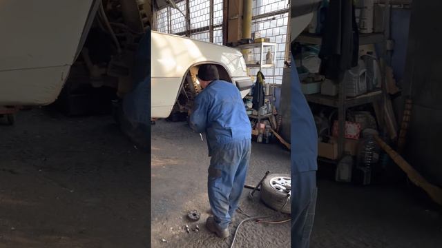 Замена передних пружин на “Mercedes-Bens 124” 23.12.2022 ( время 9:47) смотреть онлайн