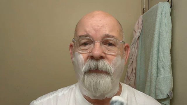 Muhle R41 head w/RazoRock Halo handle, Stirling Peach soap & aftershave смотреть онлайн