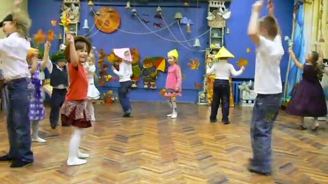 03_11_2009 Детский праздник Осени часть 1.MOV смотреть онлайн