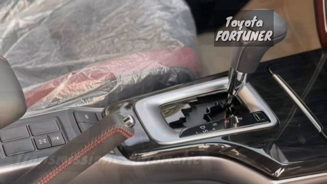 Changan OSHAN X7 Vs Toyota FORTUNER 2022 | What Is Best Option In Pakistan ??