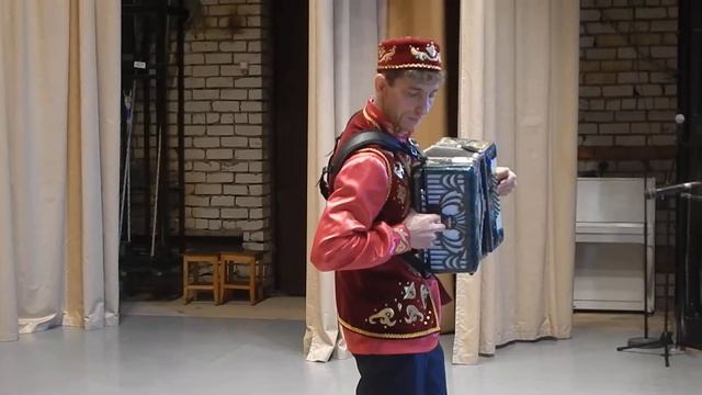 Шуйская заказная гармонь. "Су буйлап"," Су буеннан энкэй кайтып килэ" в исполнении Р. Мухаметханова смотреть онлайн