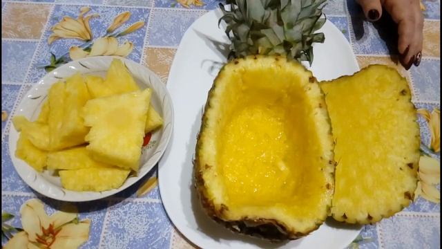 Супер Быстрый, Очень Вкусный Крабовый Салат в Ананасе с Сыром и Ананасом ! смотреть онлайн