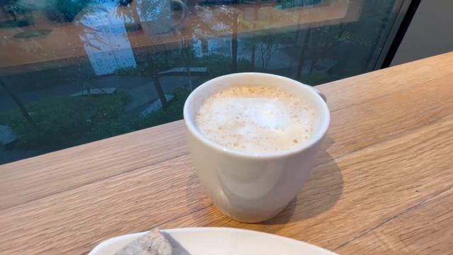 Sennheiser Momentum 2 Wireless Earbuds | Breakfast at Starbucks смотреть онлайн