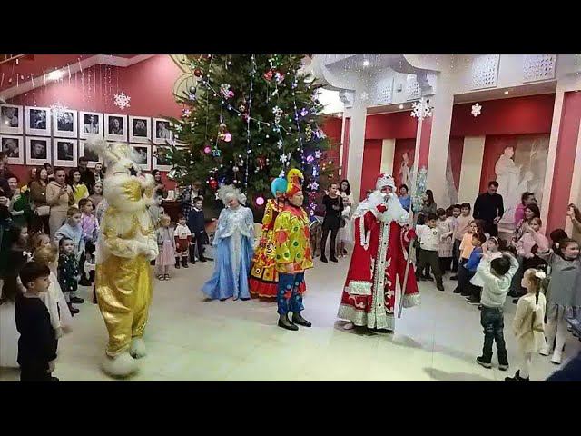 НОВОГОДНЕЕ ПРЕДСТАВЛЕНИЕ В ТЮЗЕ