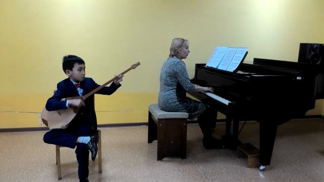 Казахская народная песня "Бипыл" смотреть онлайн