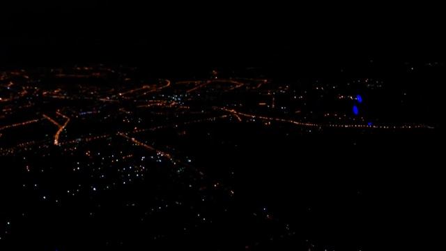Ночной Ереван из самолета смотреть онлайн
