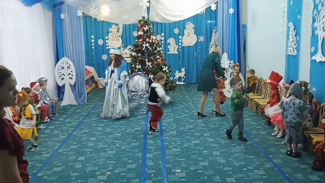 Новогодний утренник во второй младшей группе. Декабрь, 2021 г. смотреть онлайн