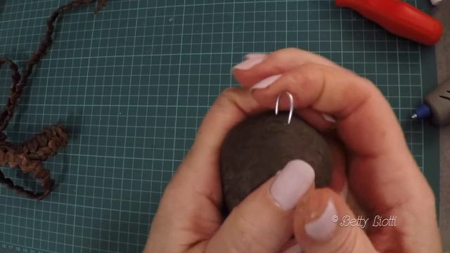Tutorial Pigna con cannucce di carta смотреть онлайн