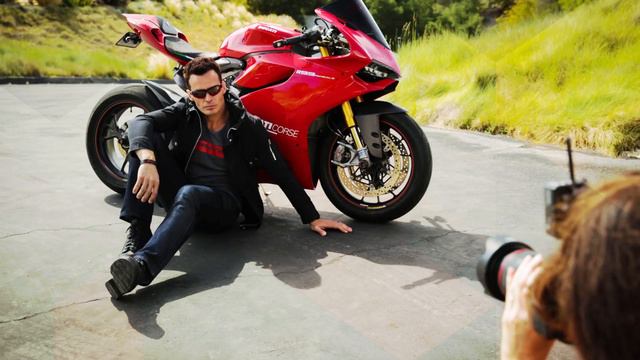 Antonio Sabato Jr and Pirata Della Strada смотреть онлайн