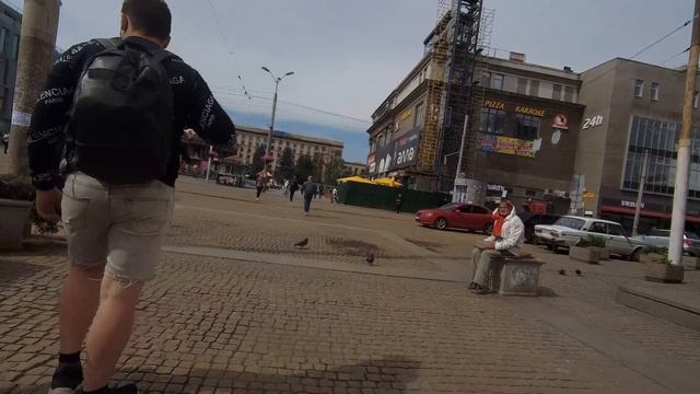 5 июня 2020 года. В Центре пока пусто... смотреть онлайн