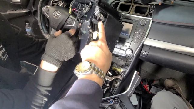 2015-2017 Toyota Camry How to remove radio Install Apple carplay android auto Metra 99-8249 смотреть онлайн
