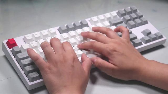 Cherry Profile & OEM Profile Keycaps Typing Sounds Comparison смотреть онлайн