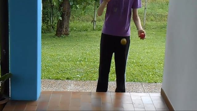 9 EASY 3 BALLS BOUNCE JUGGLING TRICKS | J95 смотреть онлайн