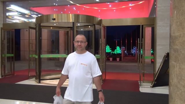 Горы Аватар в китайском лесном парке Чжанцзяцзе смотреть онлайн