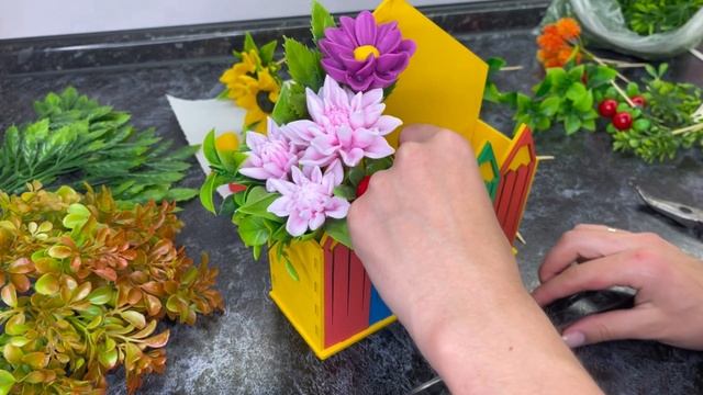 Букет в деревянном кашпо на 1 сентября / Сборка букета / Мыловарение / Ручная работа смотреть онлайн