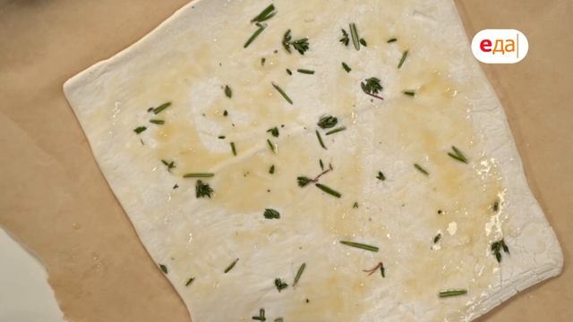 Все просто с Василием Емельяненко. Утонченная закуска: запечённый камамбер и ароматные гриссини смотреть онлайн