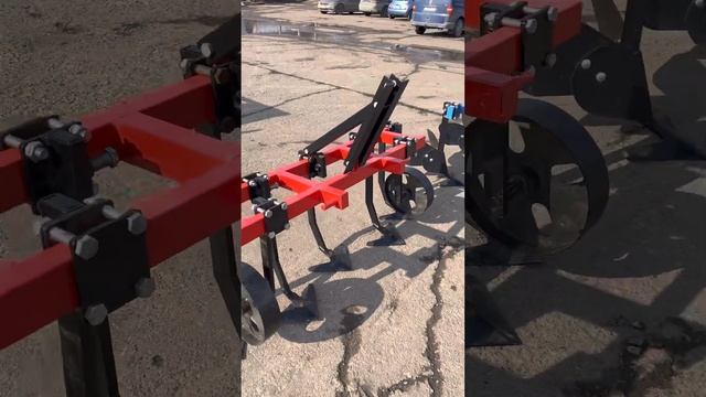 Культиватор-окучник навесной КОН 1.5-5/3 “NADEZHDA” для мини-трактора смотреть онлайн