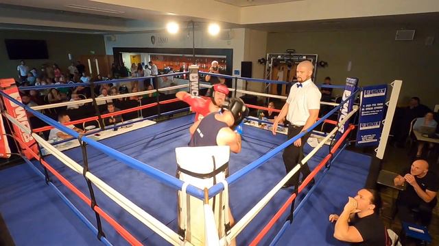 Ultra White Collar Boxing | Leicester | Bayan The One Bomber Al Khalaileh V John Boi смотреть онлайн