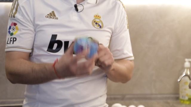 Обзор глянцевой кухни, кухня на фурнитуре БЛЮМ, качественная установка кухни. смотреть онлайн