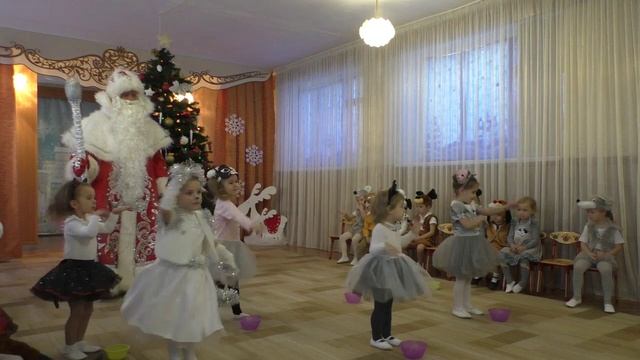 Танец кошечек смотреть онлайн