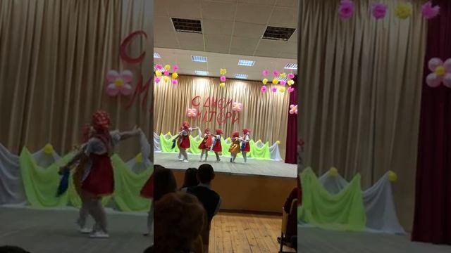 Танец "МАТРЁШЕЧКИ" смотреть онлайн