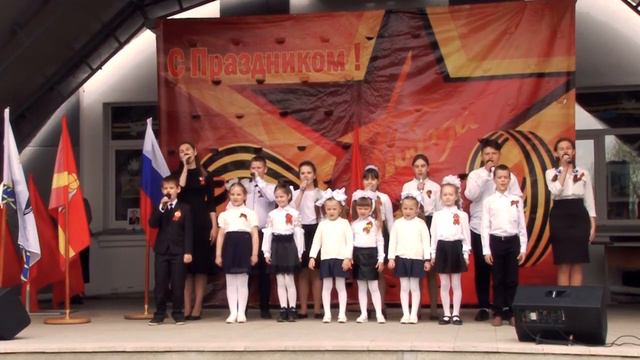ЕМАНЖЕЛИНЦЫ ПРАЗДНУЮТ ДЕНЬ ПОБЕДЫ смотреть онлайн