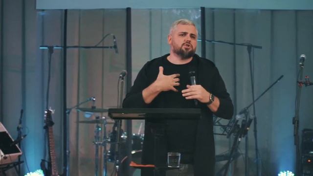 Богослужение 24 октября 2021 - Не плати десятину / Денис Клименко смотреть онлайн