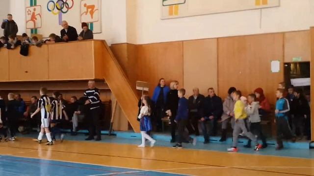 Завершення змагань із футболу в Надвірнянському спорткомплексі смотреть онлайн