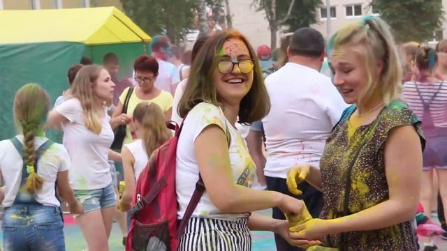 Фестиваль красок в Лодейном Поле смотреть онлайн