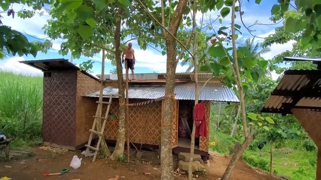 Теперь Петрович с нами | Батя порезал ногу и окончательно переехал | Жизнь с филиппинкой в деревне смотреть онлайн