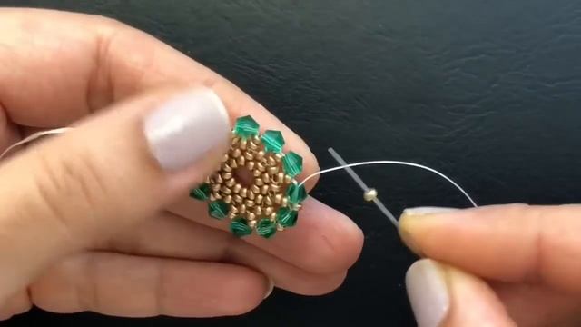 DIY Beaded Earrings For Christmas Eve ..Sparkle Red & Green Christmas Colours смотреть онлайн