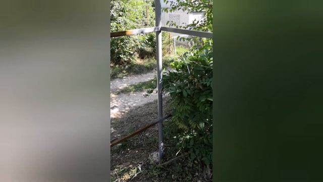 Установка забора из сварной сетки смотреть онлайн