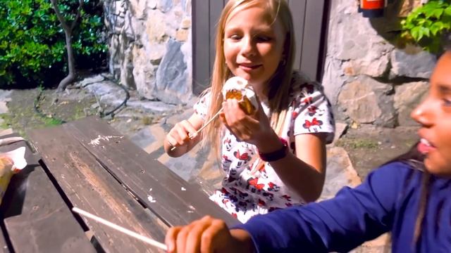 День рождения Николь !!! Моя ПЕРВАЯ ПИЖАМНАЯ ВЕЧЕРИНКА с НОЧЕВКОЙ смотреть онлайн