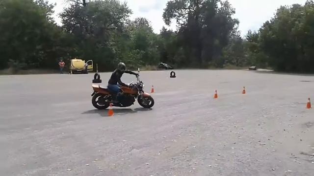 Тренировка на Honda Cb 400 от мотошколы Ride Like Pro