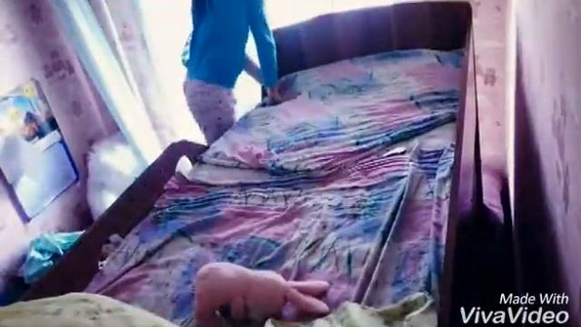 Уборка в кровати🙈 смотреть онлайн