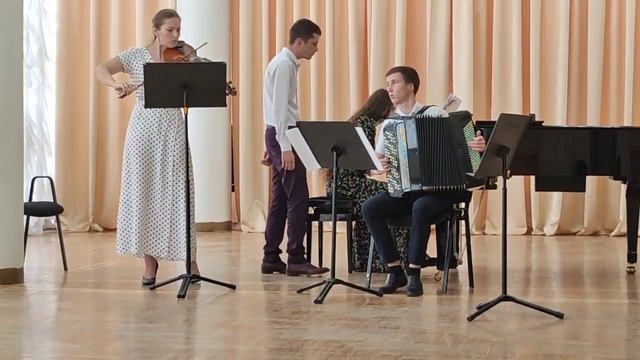 Либертанго ( Баян , Фо-но , Скрипка ) смотреть онлайн