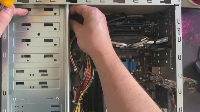 ✅Ремонт старого ПК чистка и замена жёсткого диска HDD на SSD. смотреть онлайн