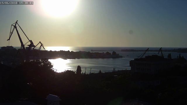 Закат в Севастополе - вид на Южную бухту.19 июня 2018 года смотреть онлайн