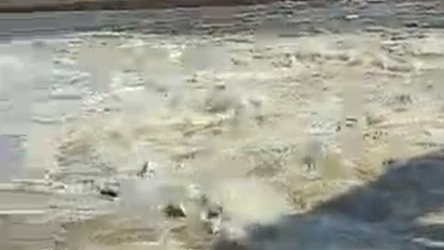 Сброс воды в Угличе смотреть онлайн