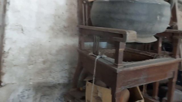 Gerebeg Rumah Kuno Era Kompeni Ada Lemari American Style & Barang Antik Lainnya смотреть онлайн