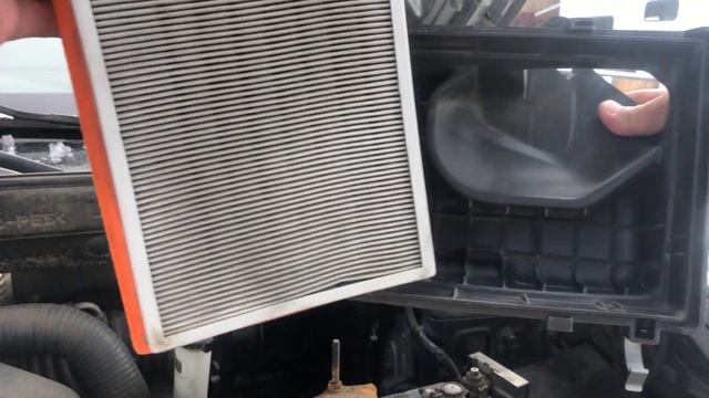 How to Replace Engine Air Filter on Nissan Juke смотреть онлайн